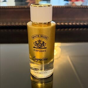 Signature Dubai  - Gold